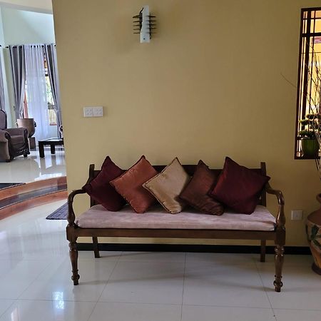 Bigcity Villa - Airport Transit Hotel Katunayake Exterior photo