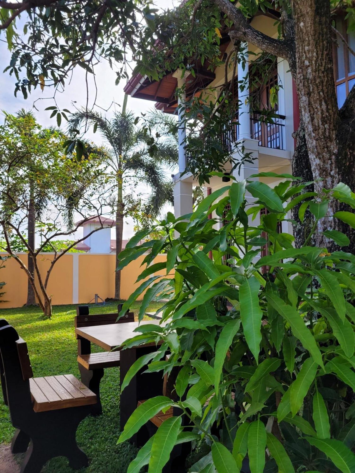 Bigcity Villa - Airport Transit Hotel Katunayake Exterior photo