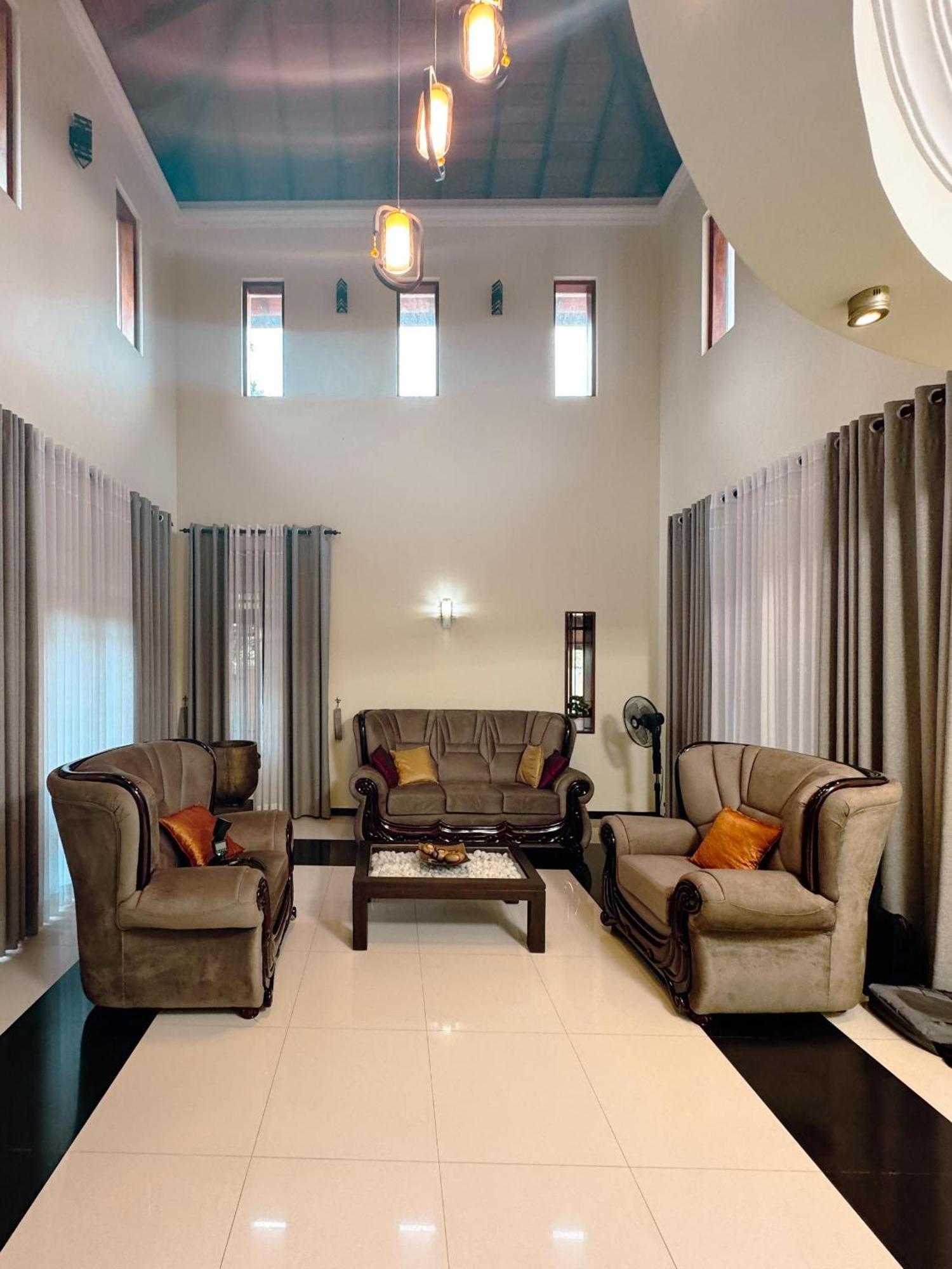 Bigcity Villa - Airport Transit Hotel Katunayake Exterior photo