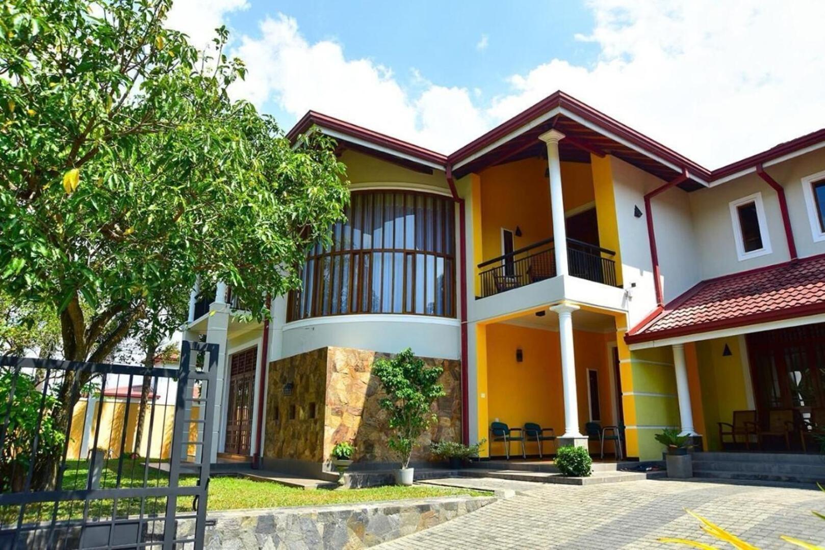 Bigcity Villa - Airport Transit Hotel Katunayake Exterior photo
